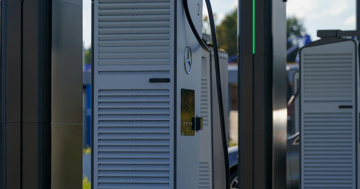 Trucklaadplein met laadpunten als illustratie van laadverliezen, truckladen en netcapaciteit